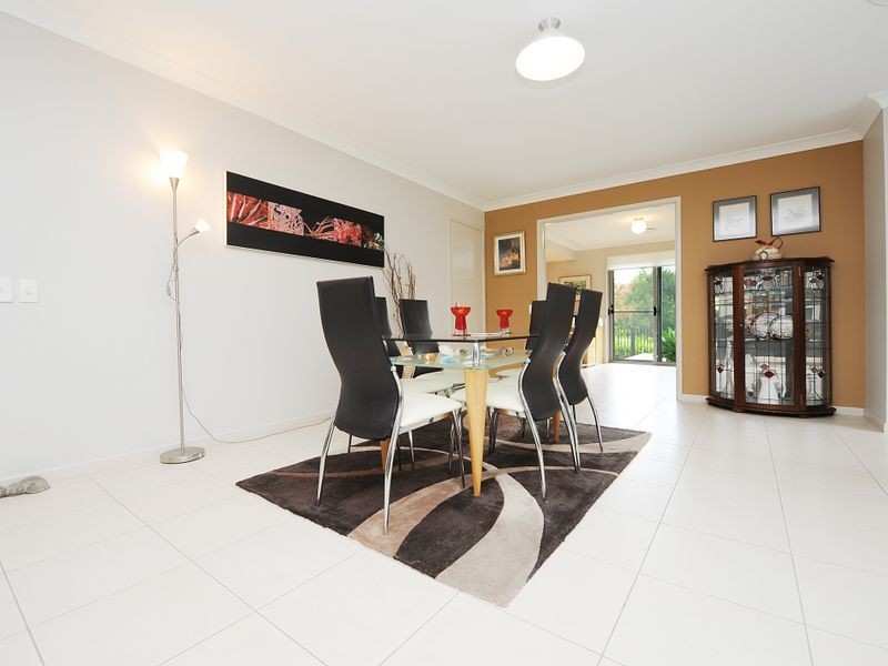 4 Liekefett Way, Little Mountain QLD 4551