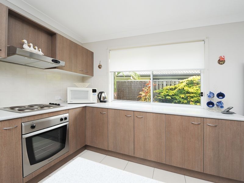 4 Liekefett Way, Little Mountain QLD 4551