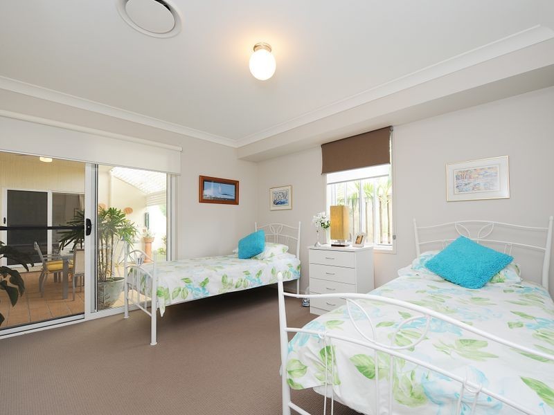 4 Liekefett Way, Little Mountain QLD 4551