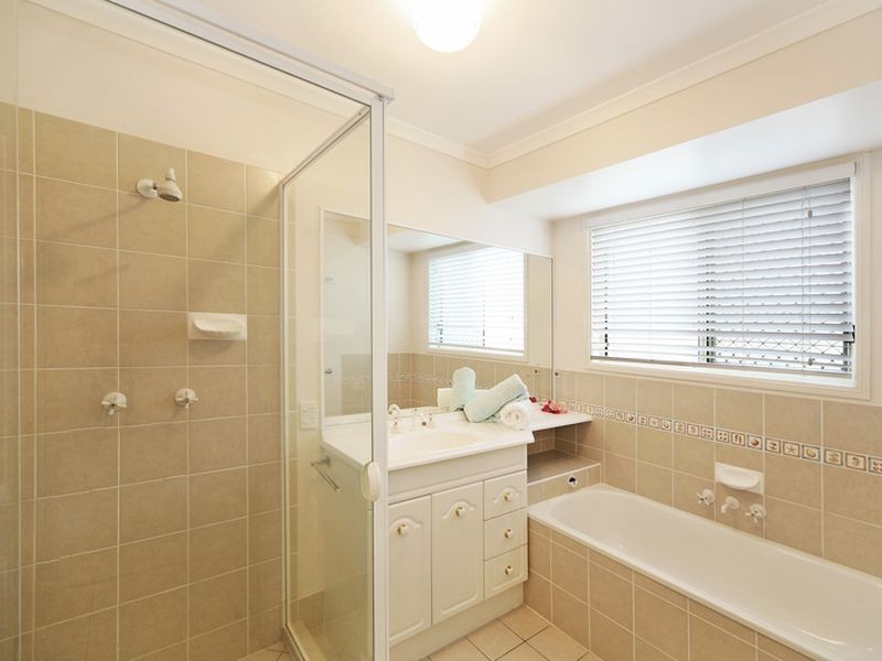 4 Gowen Drive, Landsborough QLD 4550