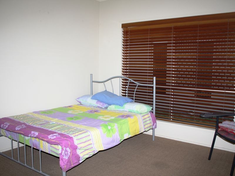 34/2 Grand Parade, Kawana Island QLD 4575