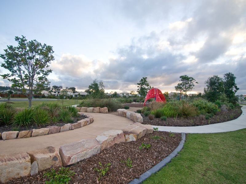 5 Elvena Circuit, Little Mountain QLD 4551