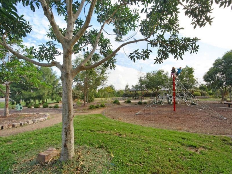 5 Elvena Circuit, Little Mountain QLD 4551