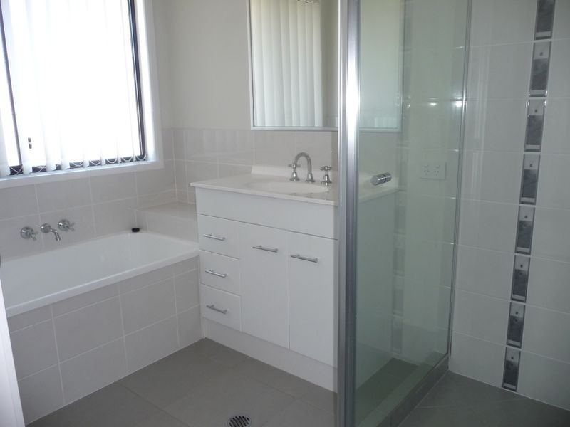 12 Forest View Way, Little Mountain QLD 4551