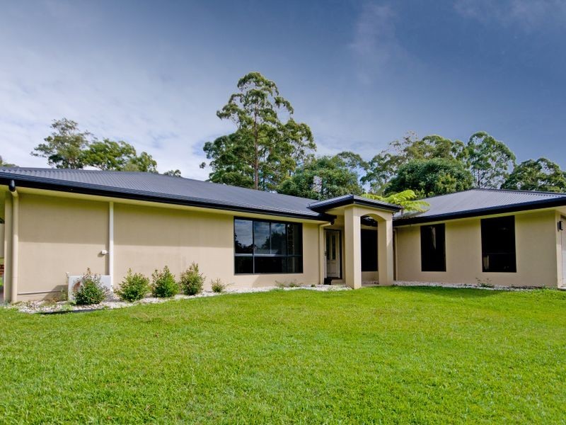 4 Samuel Place, Mooloolah Valley QLD 4553