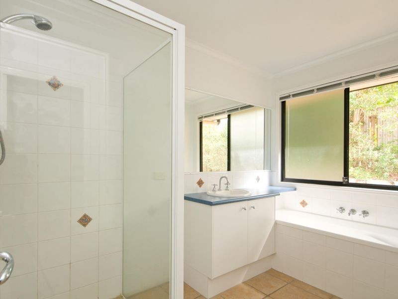 4 Samuel Place, Mooloolah Valley QLD 4553