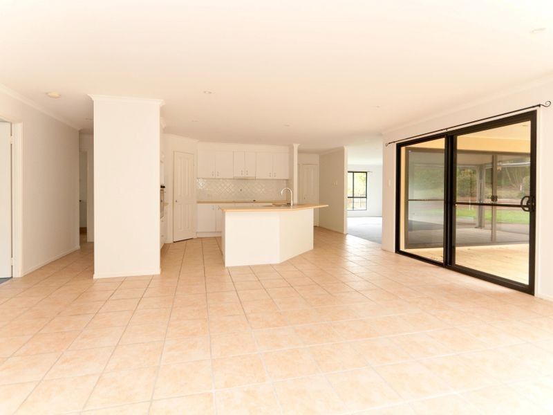 4 Samuel Place, Mooloolah Valley QLD 4553