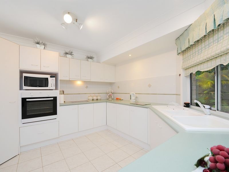 6 Berkley Pl, Little Mountain QLD 4551