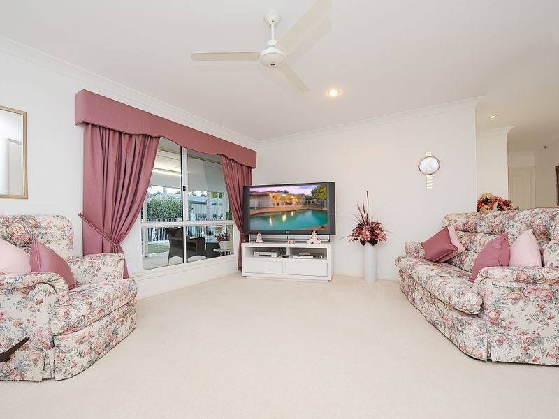 6 Berkley Pl, Little Mountain QLD 4551