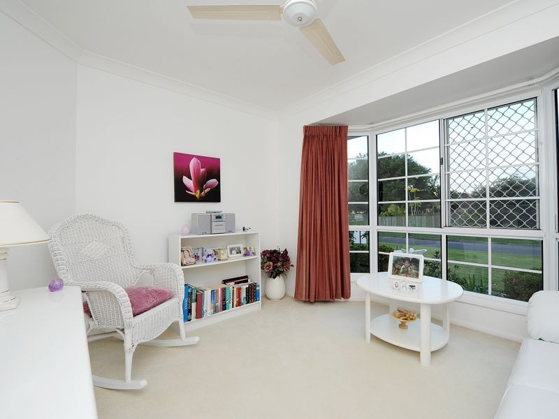 6 Berkley Pl, Little Mountain QLD 4551