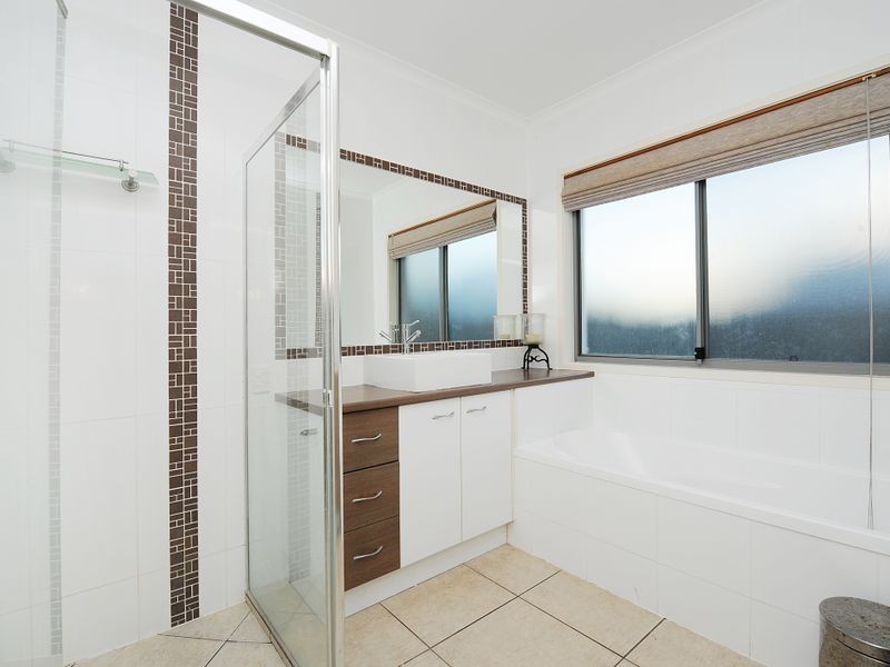 31 The Dales Crescent, Little Mountain QLD 4551