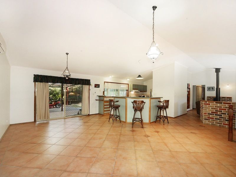 1923 Old Gympie Road, Glass House Mountains QLD 4518