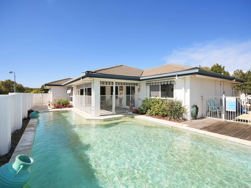 2 Dunbrody Street, Caloundra West QLD 4551