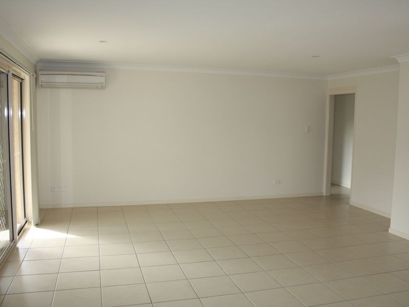 17 Usher Blvd, Beerwah QLD 4519