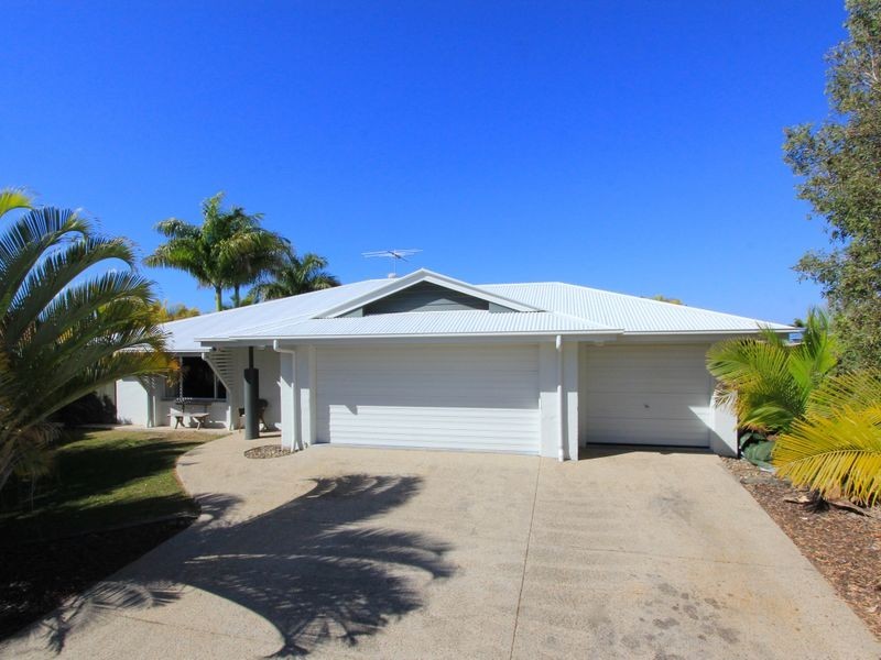 2 Leach Court, Pelican Waters QLD 4551