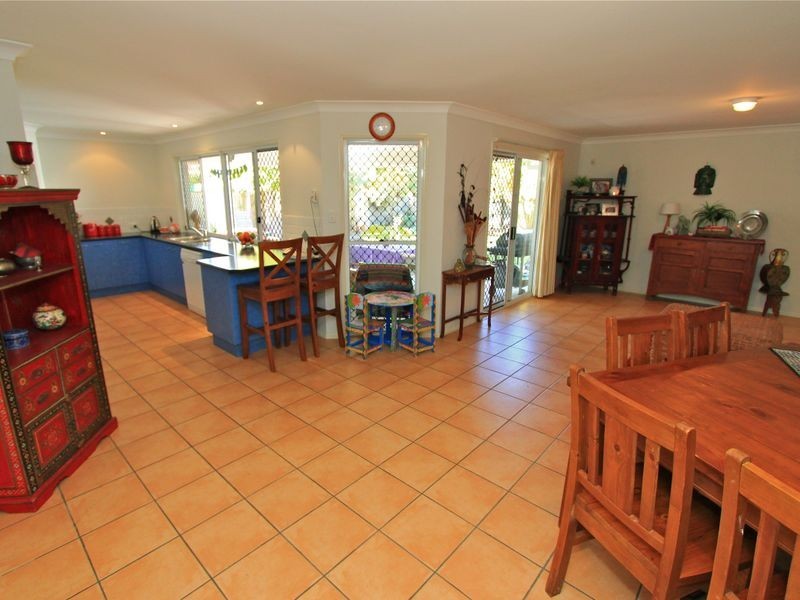 2 Leach Court, Pelican Waters QLD 4551