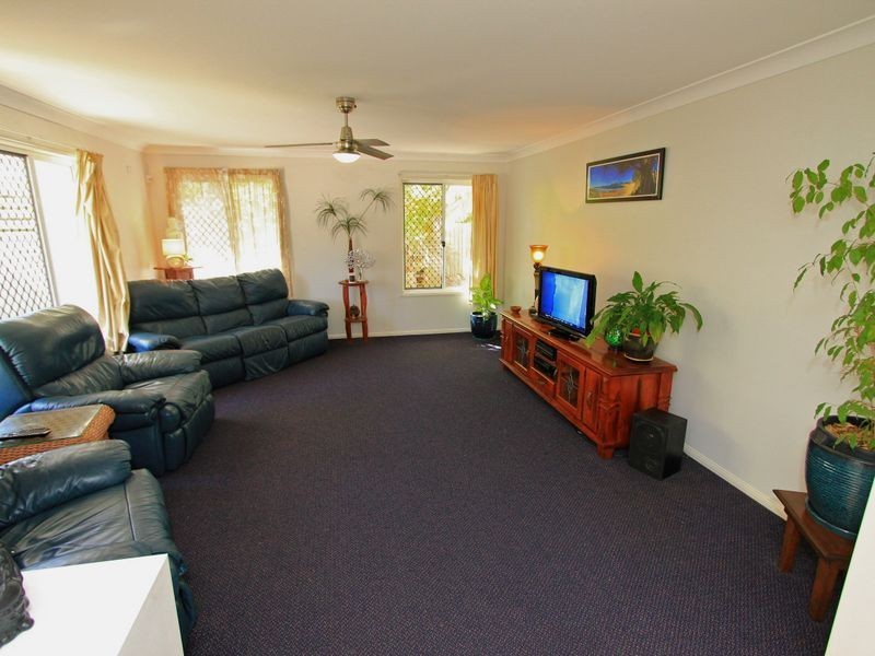 2 Leach Court, Pelican Waters QLD 4551