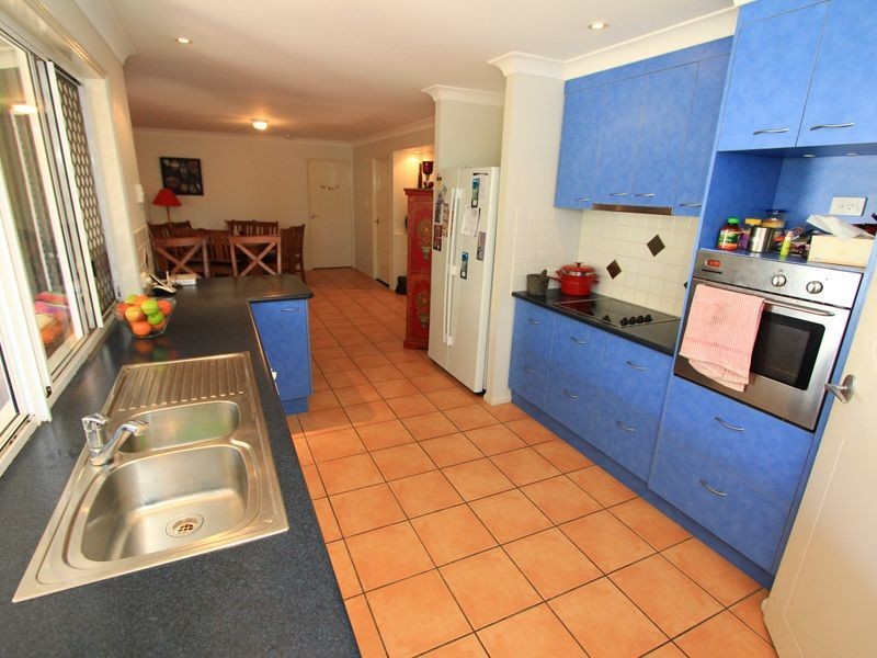 2 Leach Court, Pelican Waters QLD 4551