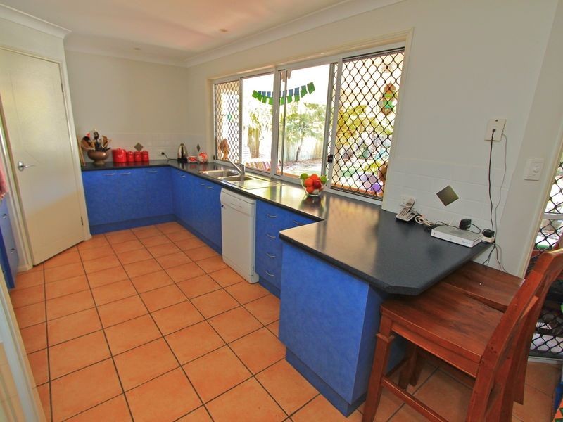 2 Leach Court, Pelican Waters QLD 4551