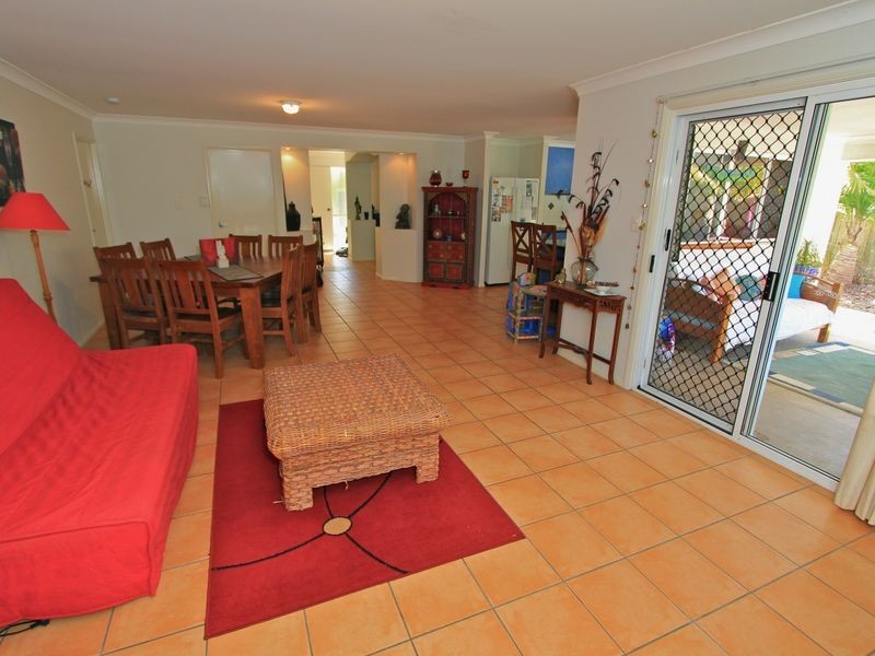 2 Leach Court, Pelican Waters QLD 4551
