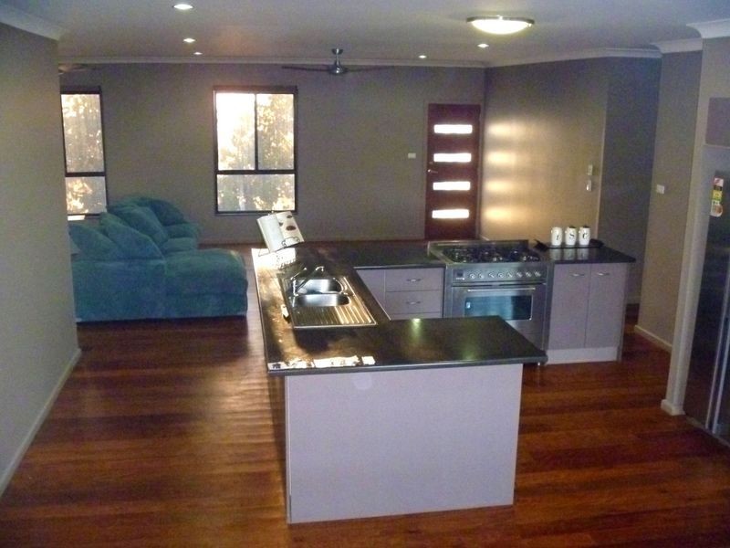 28 Clearview Drive, Glass House Mountains QLD 4518
