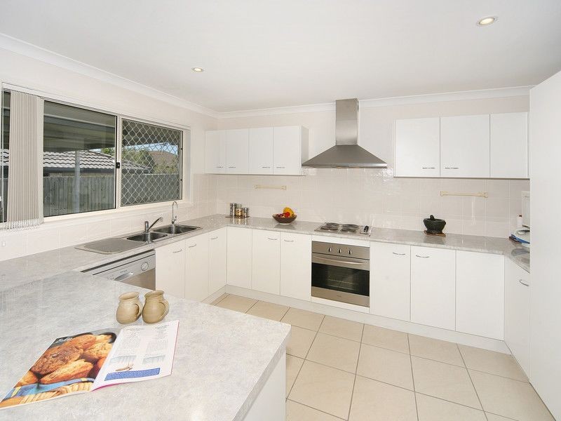 5 Kingsley Court, Little Mountain QLD 4551
