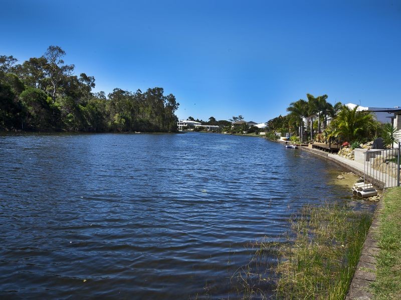 4 Hazeldyne Court, Pelican Waters QLD 4551