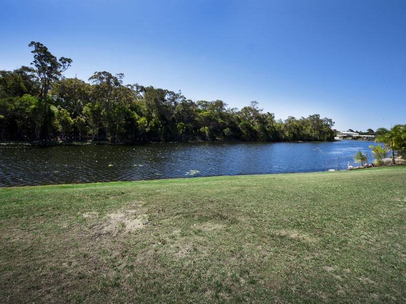 4 Hazeldyne Court, Pelican Waters QLD 4551