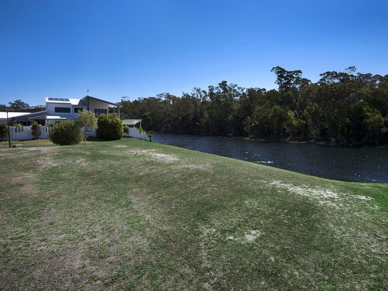 4 Hazeldyne Court, Pelican Waters QLD 4551