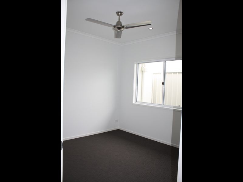 136 Grand Parade, Kawana Island QLD 4575