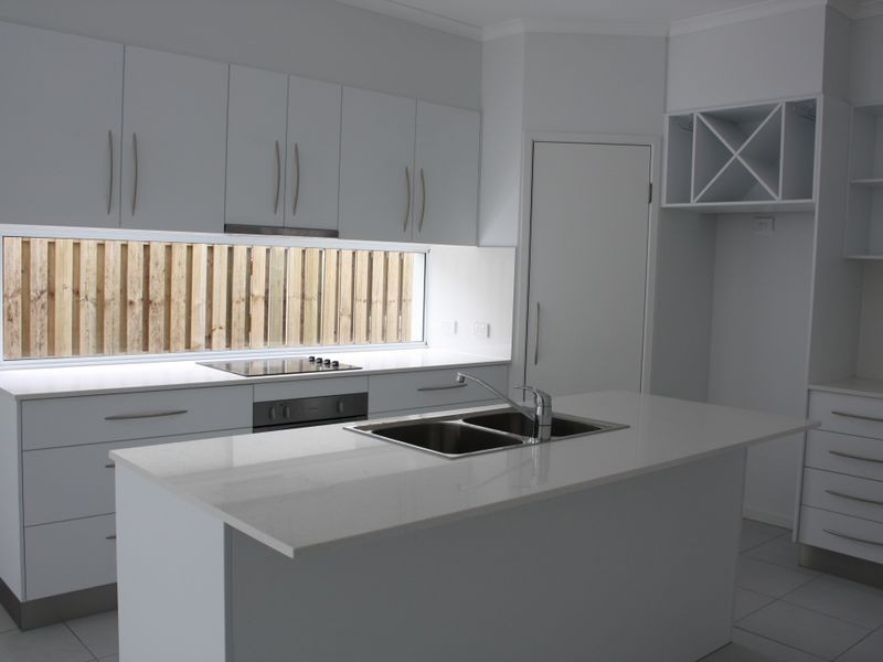 136 Grand Parade, Kawana Island QLD 4575