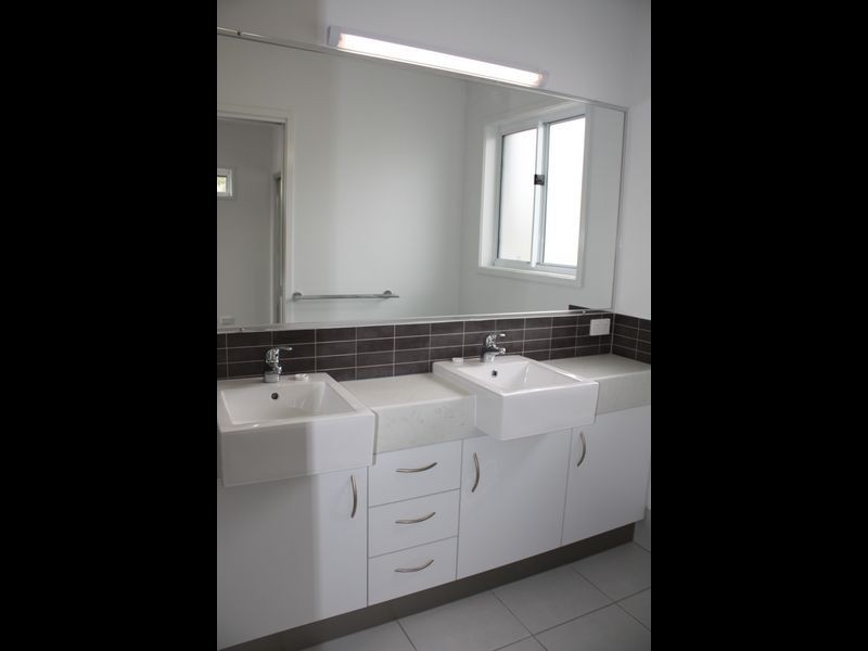 136 Grand Parade, Kawana Island QLD 4575