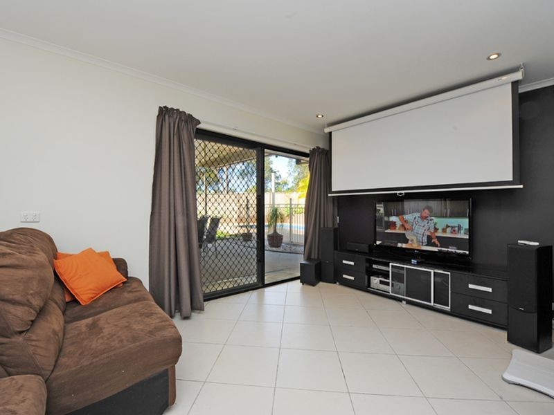 3 Rossiter Place, Aroona QLD 4551