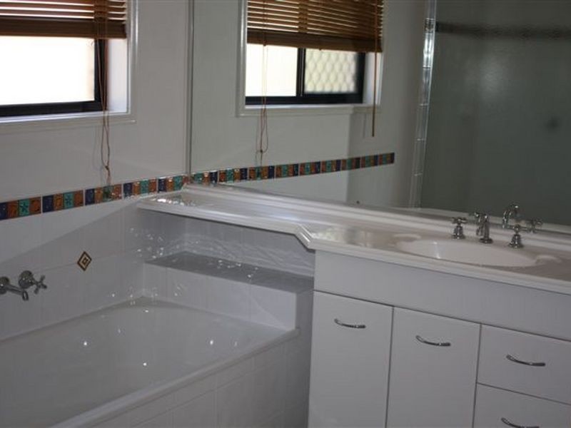 243 Caloundra Road, Little Mountain QLD 4551