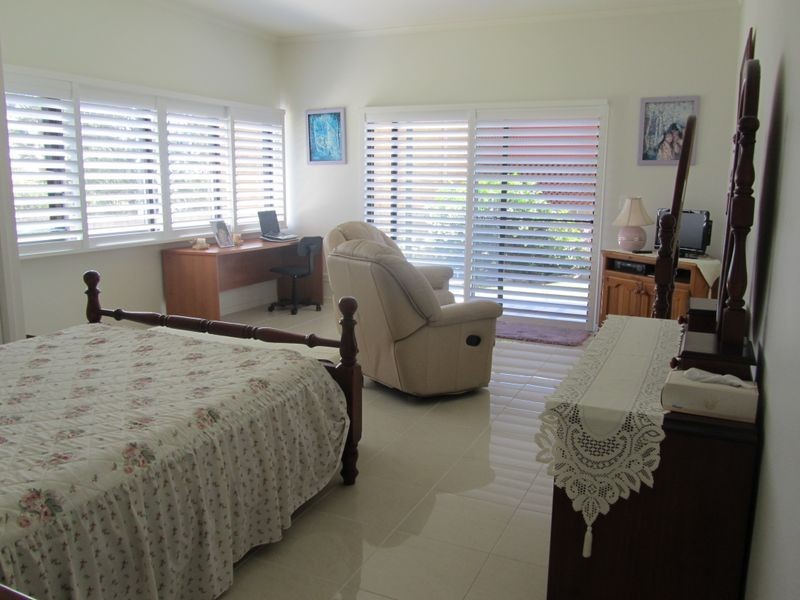 90 Sugarbag Road, Little Mountain QLD 4551