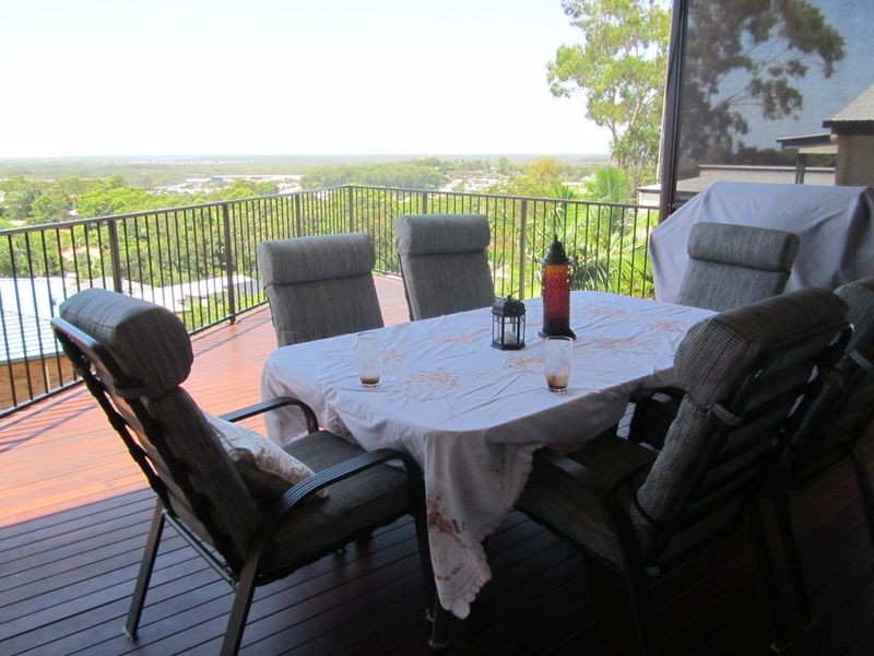 90 Sugarbag Road, Little Mountain QLD 4551