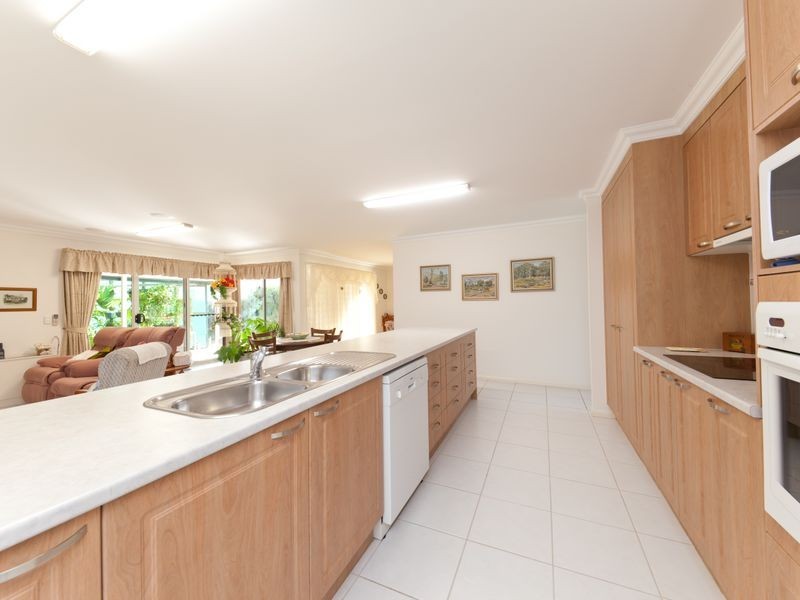 7 Coolamon Crescent, Beerwah QLD 4519