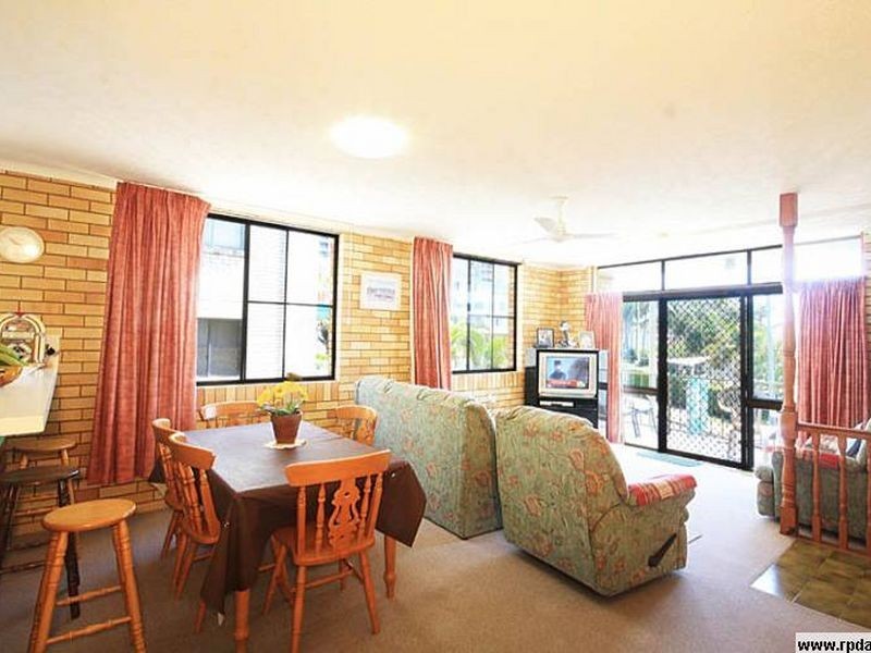 4/8 Dingle Avenue, Caloundra QLD 4551