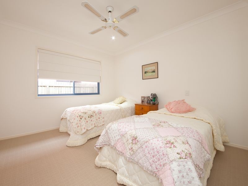 8 Midden Place, Pelican Waters QLD 4551