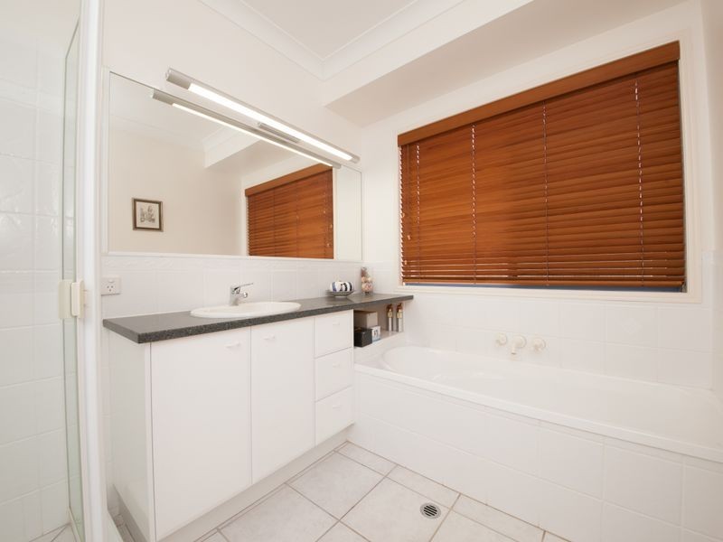 8 Midden Place, Pelican Waters QLD 4551