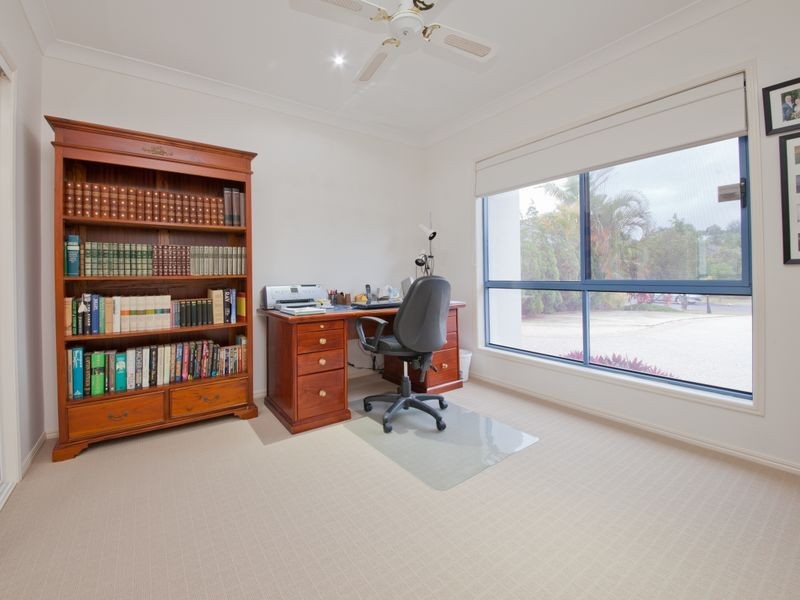 8 Midden Place, Pelican Waters QLD 4551