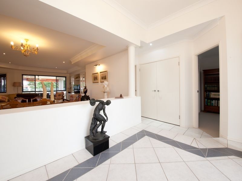 8 Midden Place, Pelican Waters QLD 4551