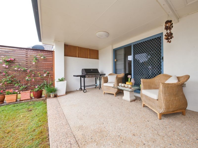 8 Midden Place, Pelican Waters QLD 4551