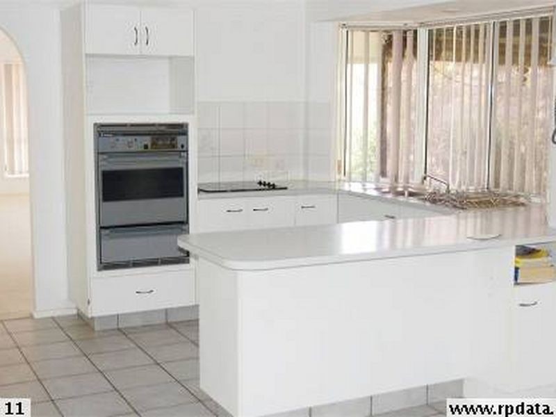 2 Noval Street, Aroona QLD 4551