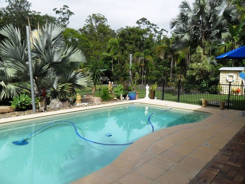 64 Thompson Rd, Beerwah QLD 4519