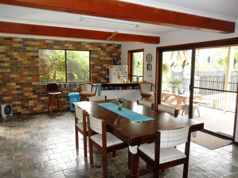 64 Thompson Rd, Beerwah QLD 4519