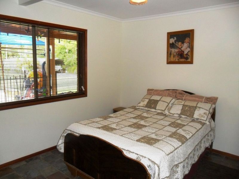 64 Thompson Rd, Beerwah QLD 4519
