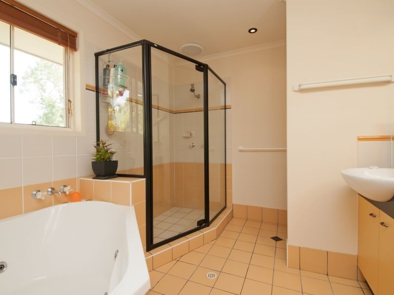 11 Midden Place, Pelican Waters QLD 4551