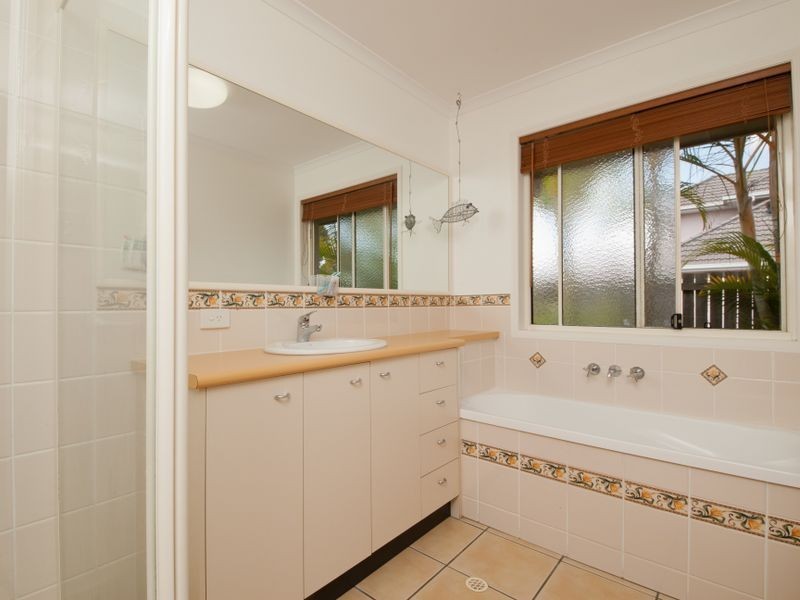 11 Midden Place, Pelican Waters QLD 4551