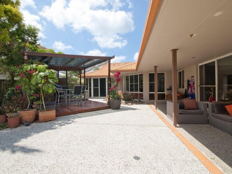 11 Midden Place, Pelican Waters QLD 4551
